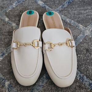 Cushionaire Women's White Slip-On Loafers Size 8